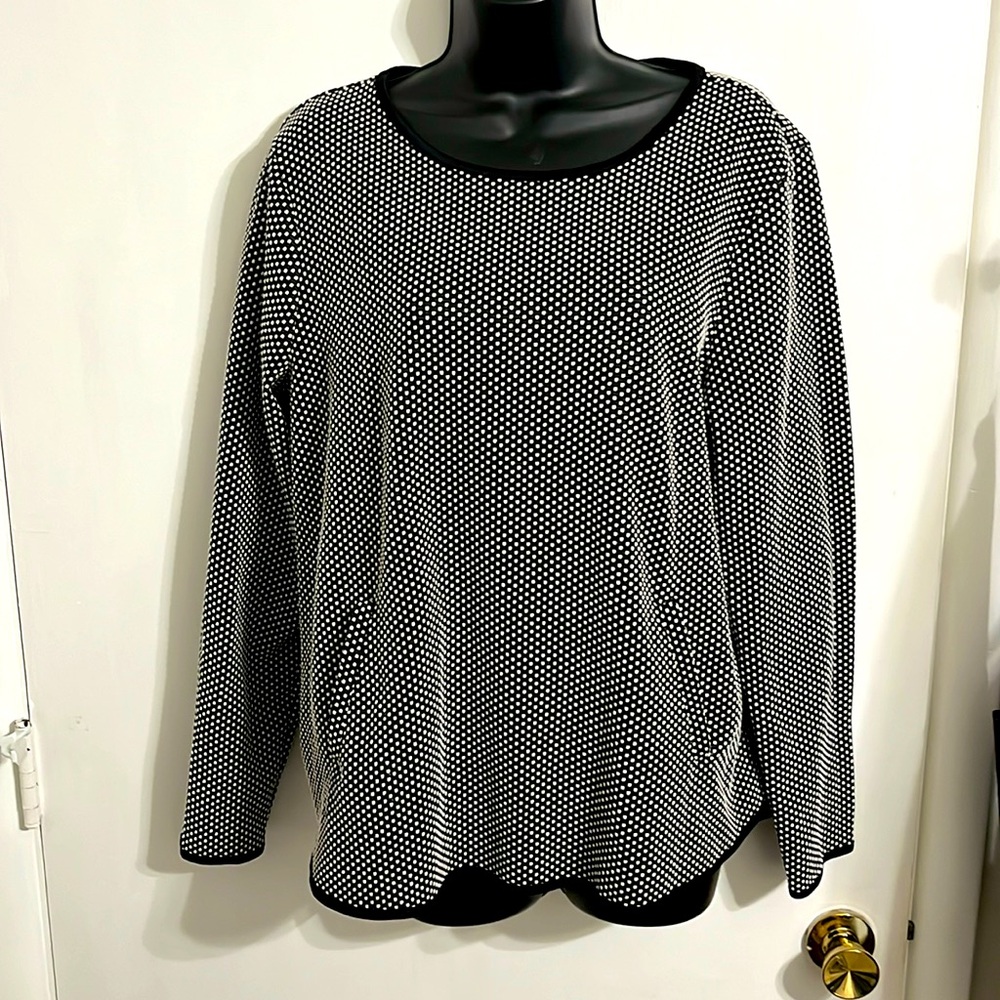 Elle woman’s black and white cotton, long sleeve blouse